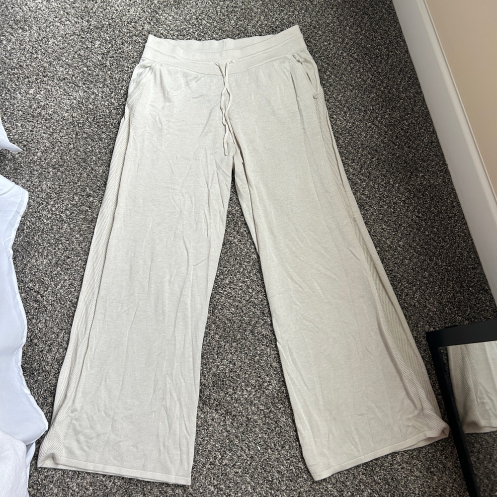 Lululemon wide leg pant Size 14